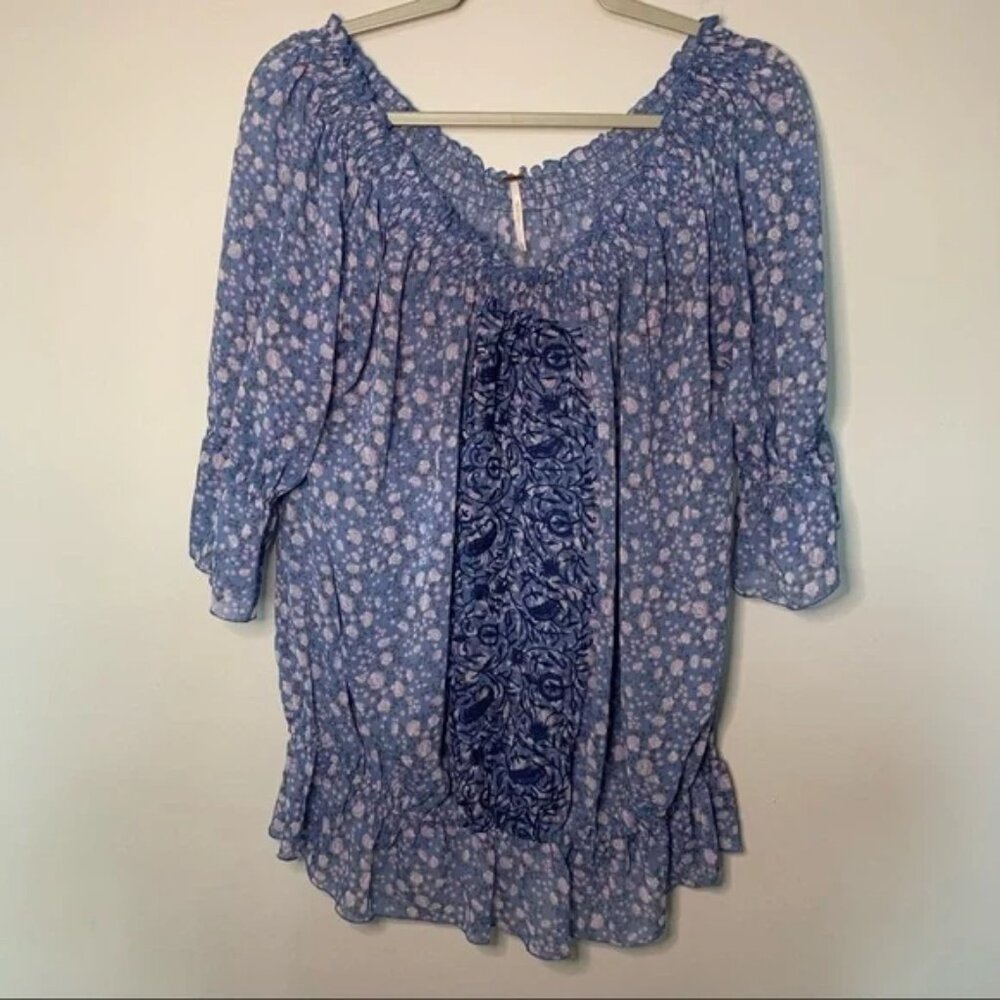 Women’s Free People blue floral embroidered off shoulder blouse size small S EUC
